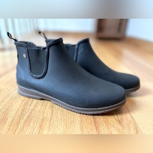 Bogs sweat pea rain booties